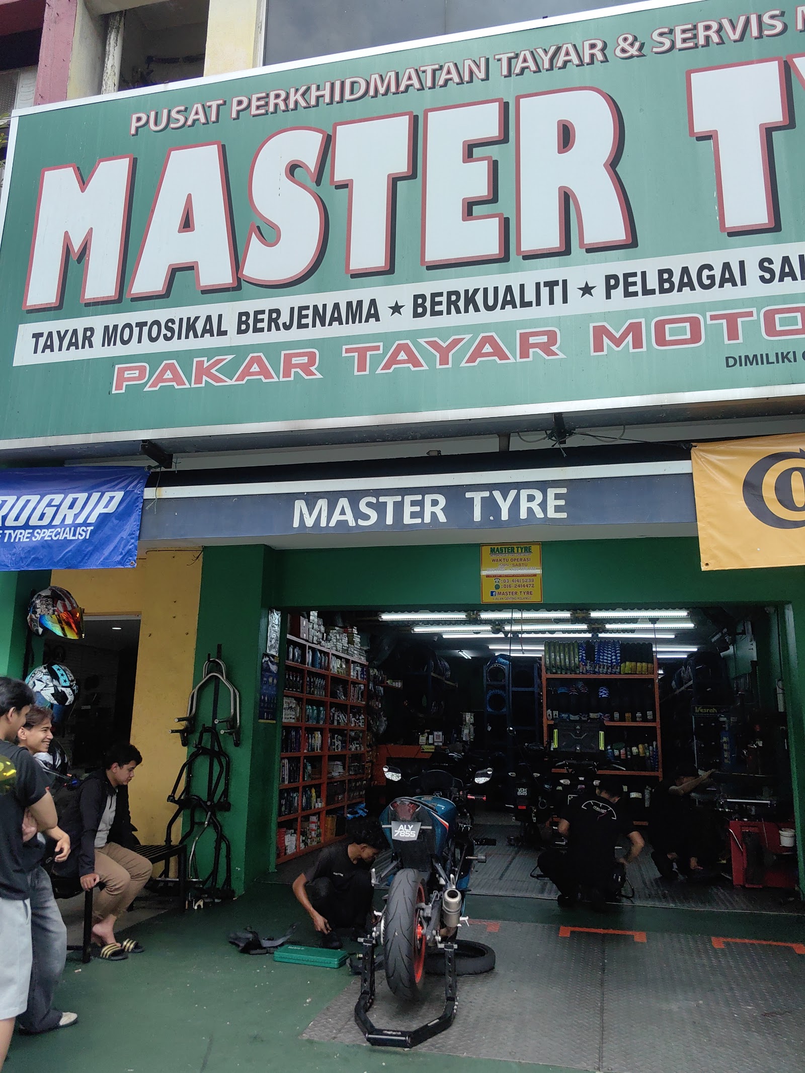 DE FORGED WHEELS AND TIRES SERVICES SDN BHD 5